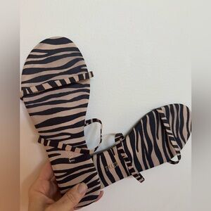 TKEES Zebra Stripe Gemma Sandals size 10